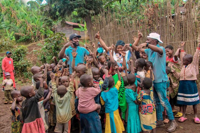 Un dimanche pas comme les autres : fête à l’orphelinat de Lubumbashi